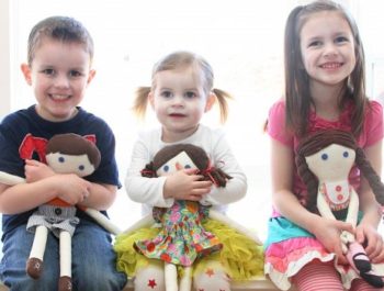 Beneficios de jugar con muñecas en la infancia