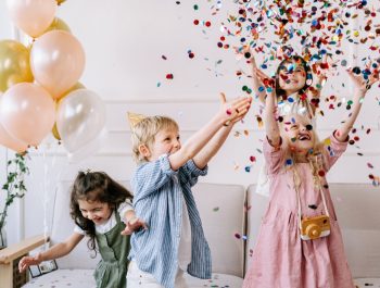 ¿Cómo hacer una fiesta temática para mi hija?